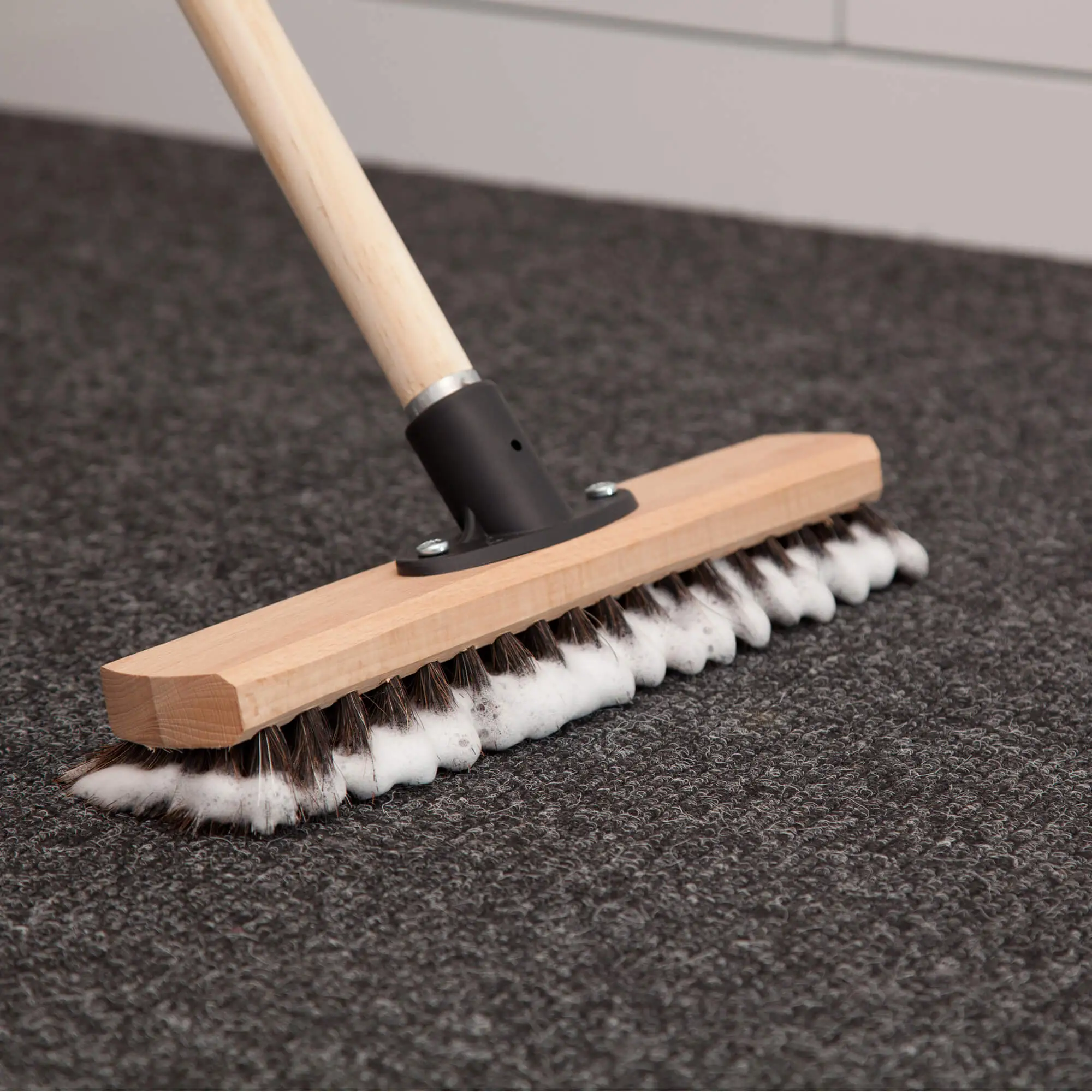 Teppiche reinigen mit PowerClean Spezialreiniger